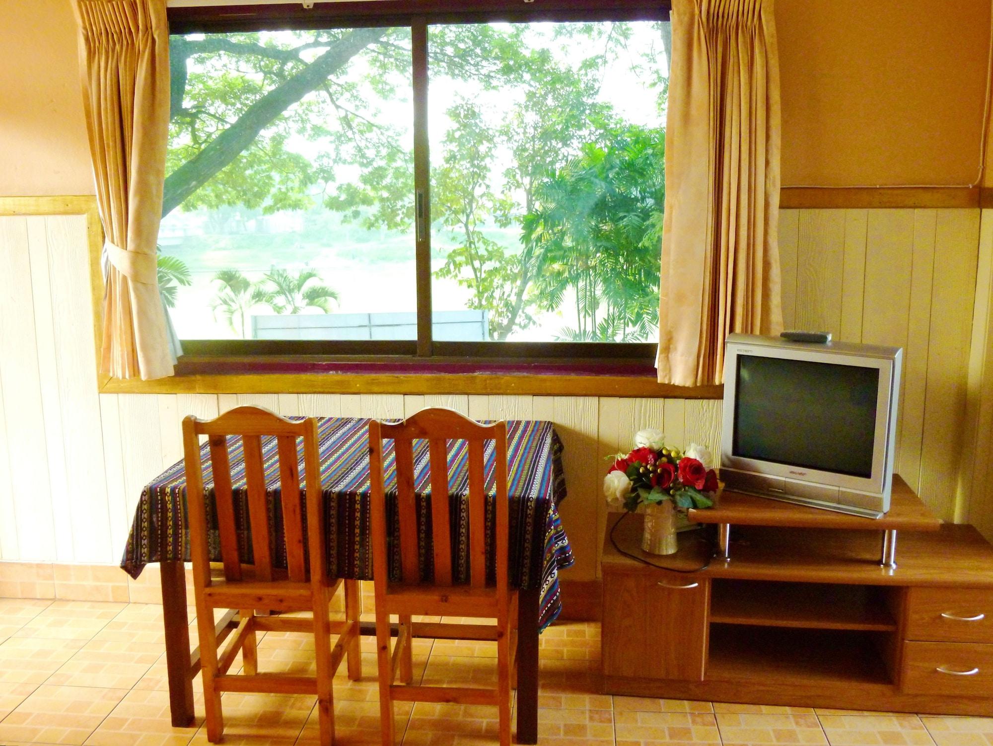Hollanda Montri Guesthouse Chiang Mai Extérieur photo