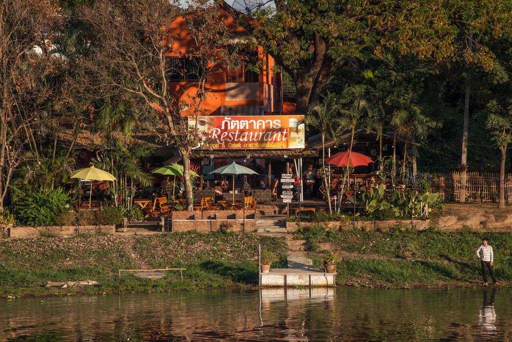 Hollanda Montri Guesthouse Chiang Mai Extérieur photo