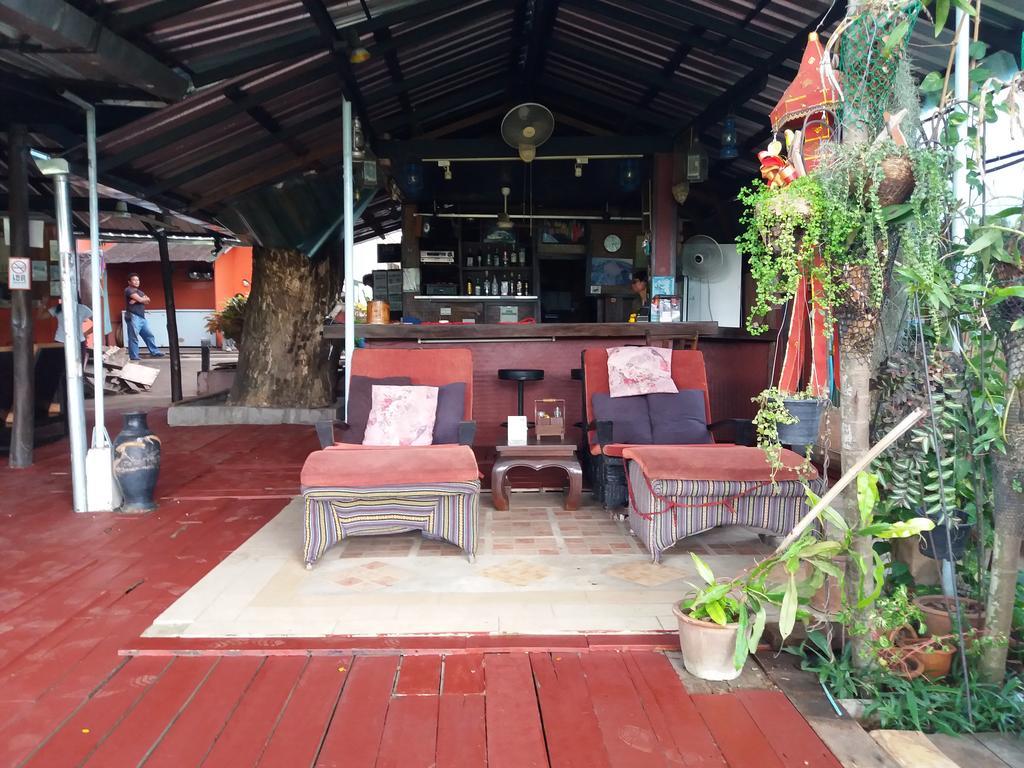 Hollanda Montri Guesthouse Chiang Mai Extérieur photo