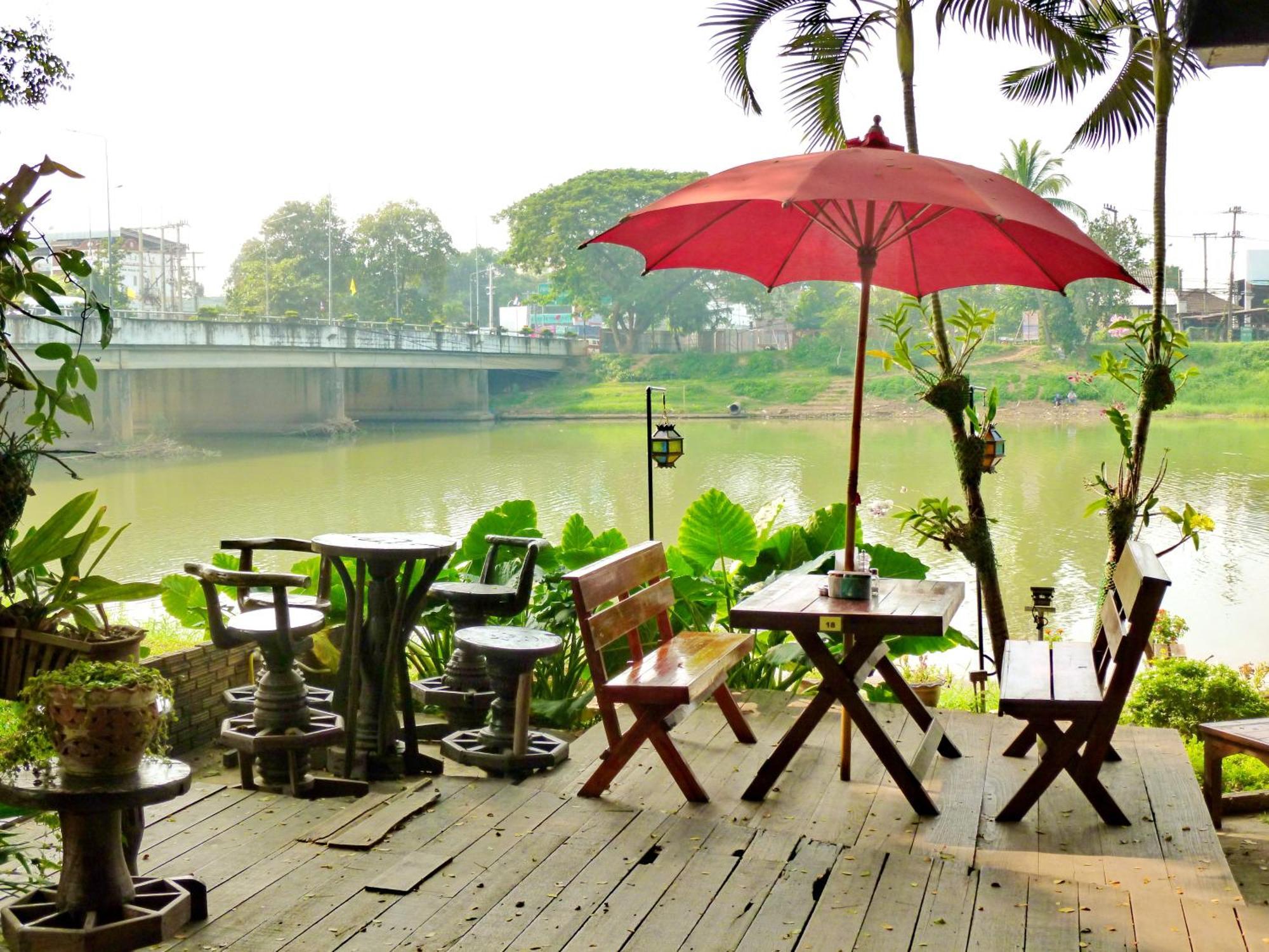 Hollanda Montri Guesthouse Chiang Mai Extérieur photo