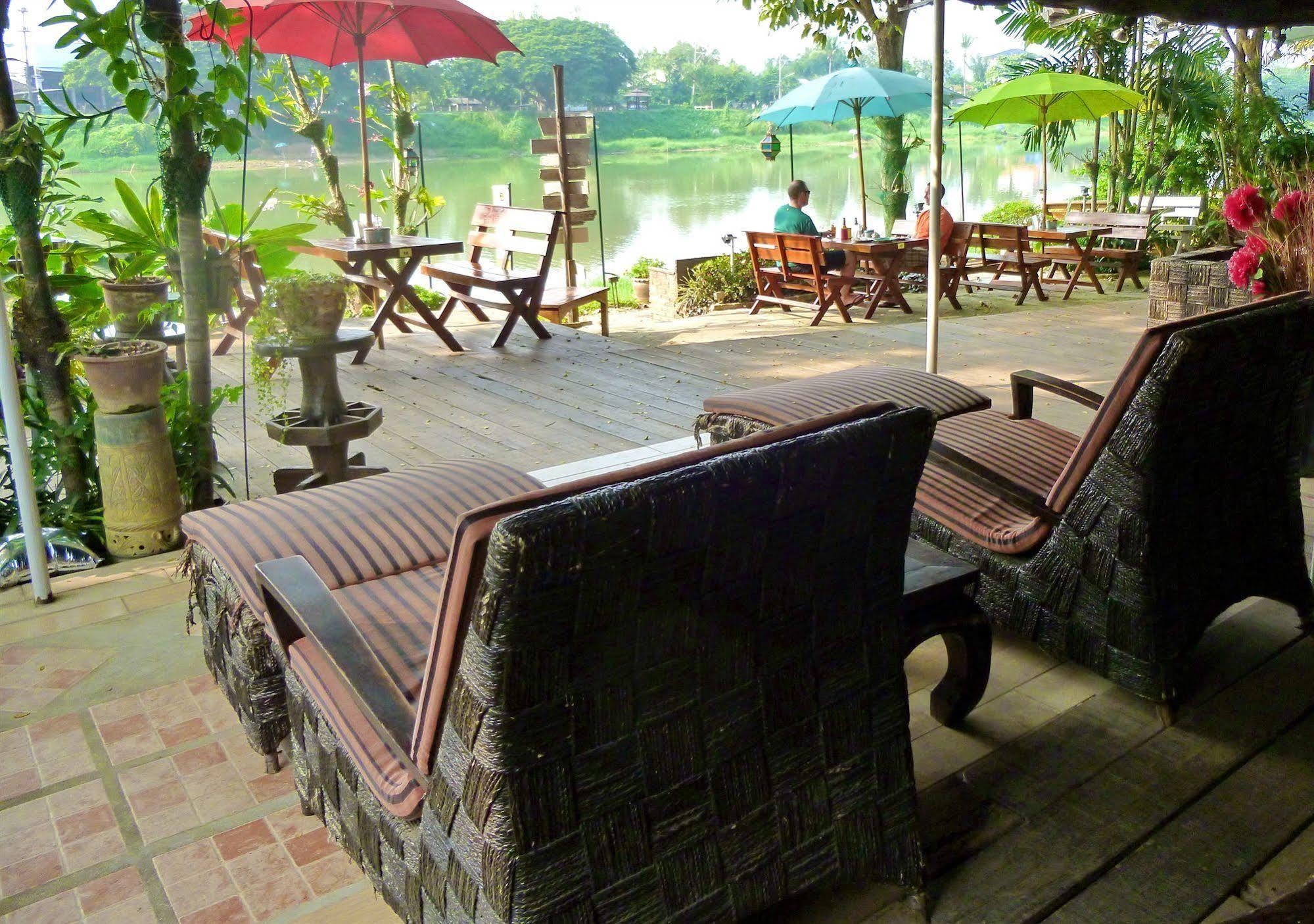 Hollanda Montri Guesthouse Chiang Mai Extérieur photo