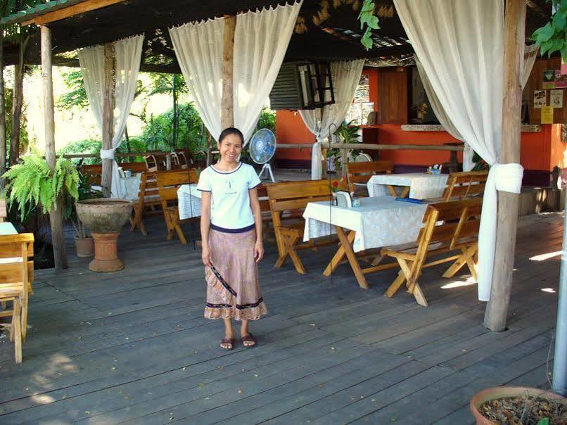 Hollanda Montri Guesthouse Chiang Mai Extérieur photo